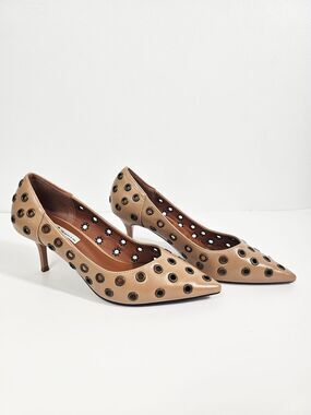 Osso Boutique Leather Tan Grommet Size 5.5/6 (225/1.5) Pointed Toe Heels